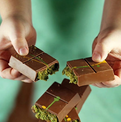 Narperi Dubai Chocolate Bar 3.5 oz Handmade with Premium Pistachio Cream, Finest Belgian Milk Chocolate and Crispy Kunafah